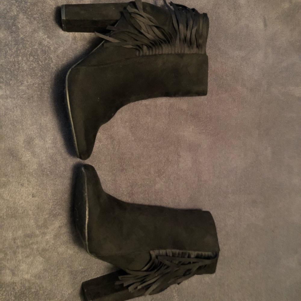 Women’s fringe boots